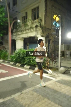 Runner Photo 4210422