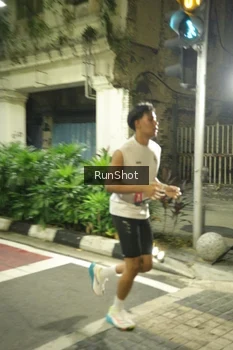 Runner Photo 4210423