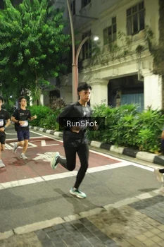 Runner Photo 4210447