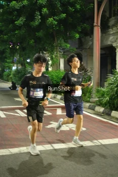 Runner Photo 4210461