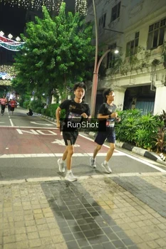 Runner Photo 4210474