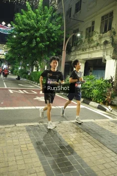 Runner Photo 4210477