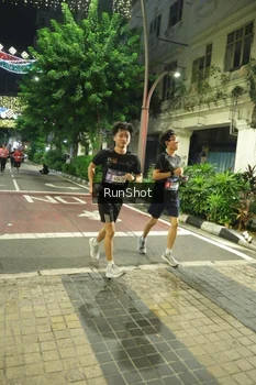 Runner Photo 4210478