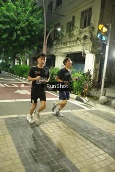 Runner Photo 4210485