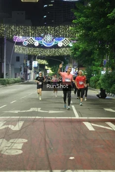 Runner Photo 4210490