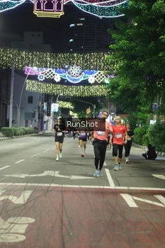 Runner Photo 4210491