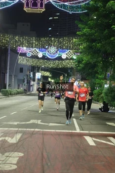 Runner Photo 4210492