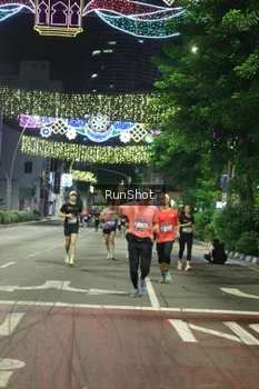 Runner Photo 4210497
