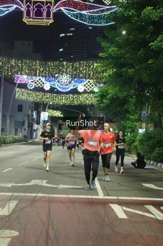 Runner Photo 4210498