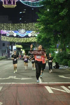 Runner Photo 4210500