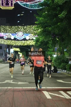 Runner Photo 4210504