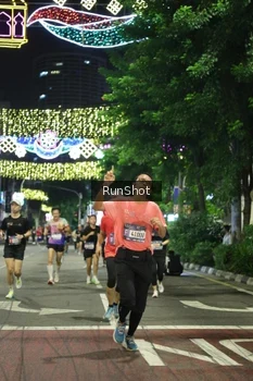 Runner Photo 4210510