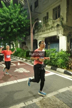 Runner Photo 4210527