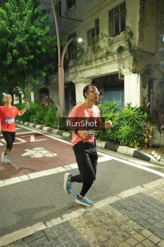 Runner Photo 4210528