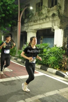 Runner Photo 4210559
