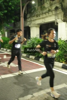 Runner Photo 4210566