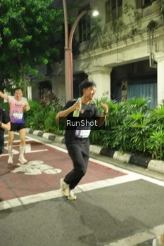 Runner Photo 4210567