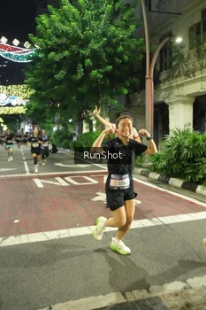 Runner Photo 4210575