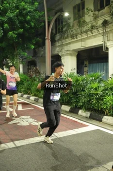 Runner Photo 4210592