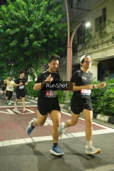 Runner Photo 4210692