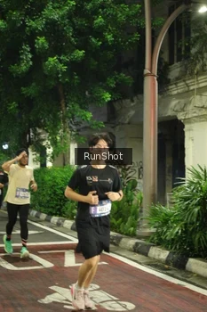 Runner Photo 4210706
