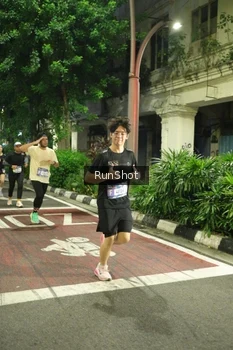 Runner Photo 4210708