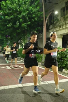 Runner Photo 4210713