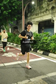 Runner Photo 4210716