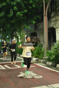 Runner Photo 4210717