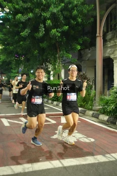 Runner Photo 4210718