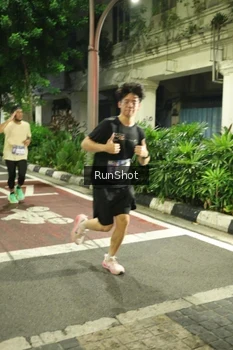 Runner Photo 4210720