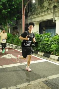 Runner Photo 4210721