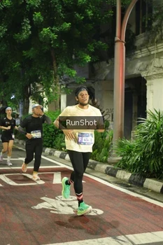 Runner Photo 4210724