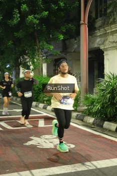 Runner Photo 4210726