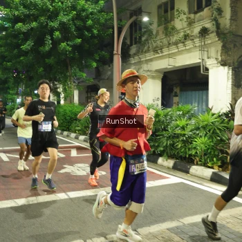 Runner Photo 4210799