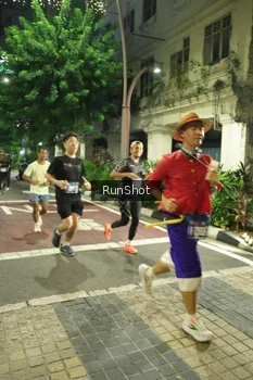 Runner Photo 4210802