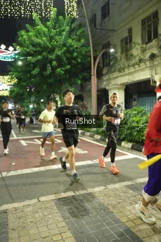 Runner Photo 4210804