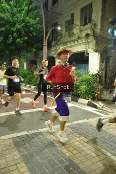 Runner Photo 4210805
