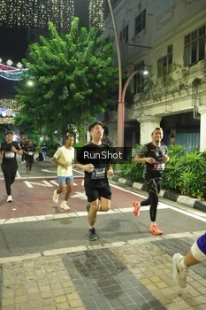 Runner Photo 4210808