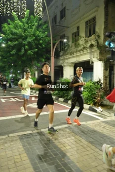 Runner Photo 4210813
