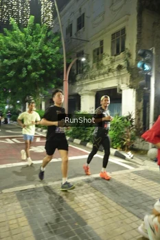 Runner Photo 4210814