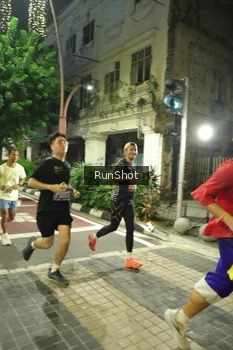 Runner Photo 4210818