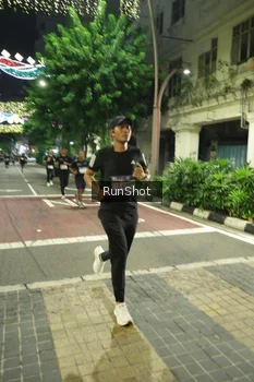 Runner Photo 4210843