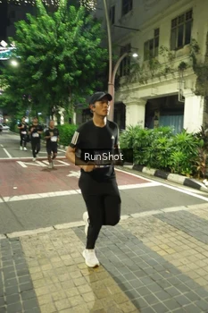 Runner Photo 4210844