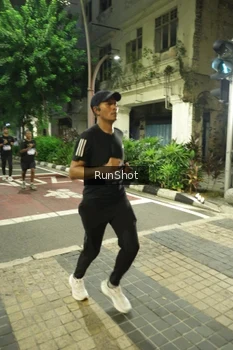Runner Photo 4210848