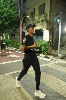 Runner Photo 4210850