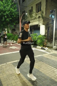Runner Photo 4210851