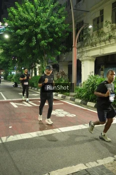 Runner Photo 4210869