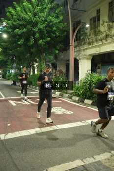 Runner Photo 4210872