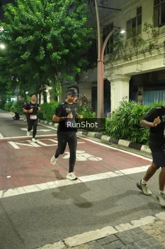 Runner Photo 4210874